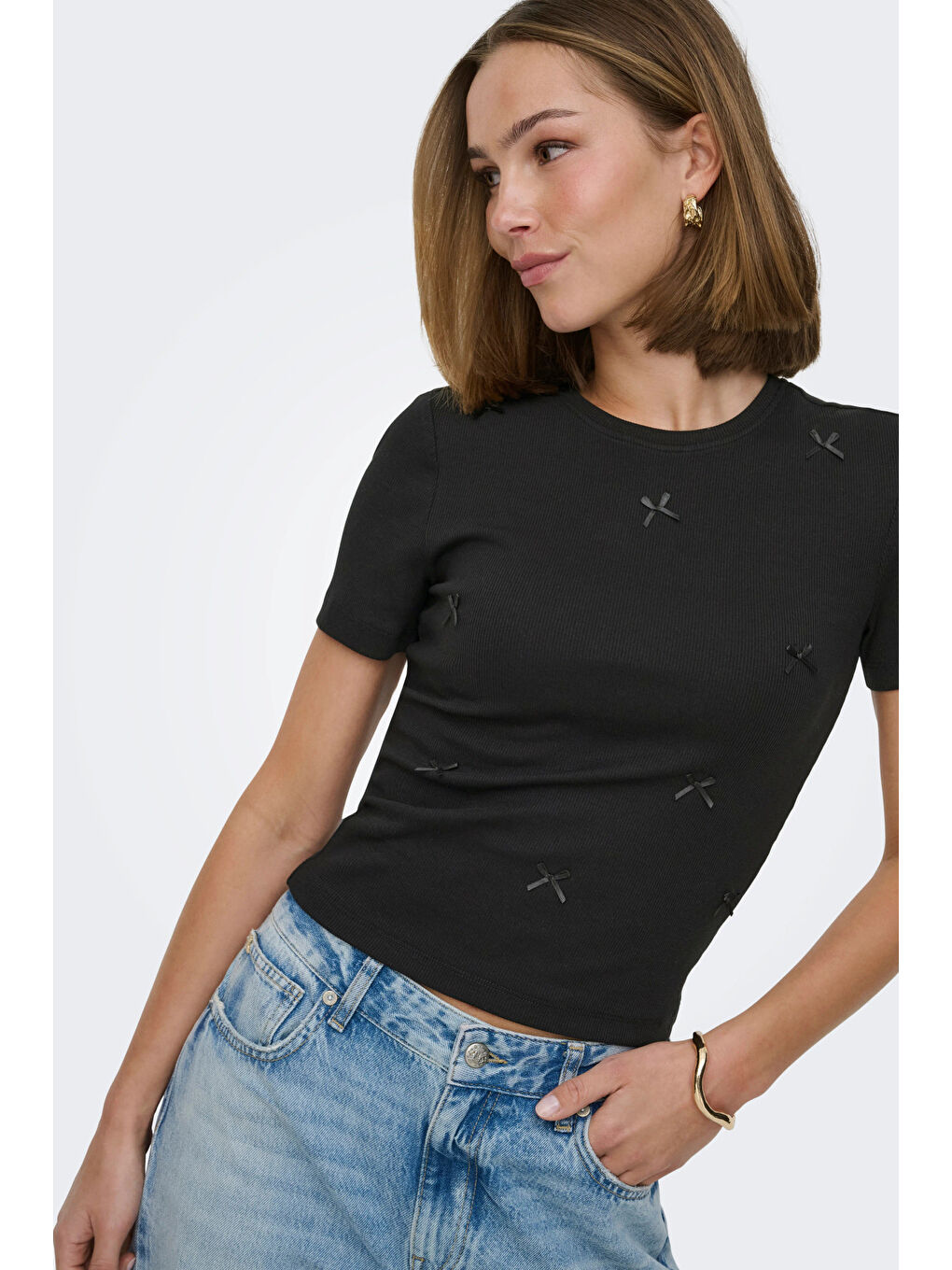 Siyah Onlfemke Pamuklu Slim Fit Fiyonk Detaylı Bisiklet Yaka T Shirt 15369336-3