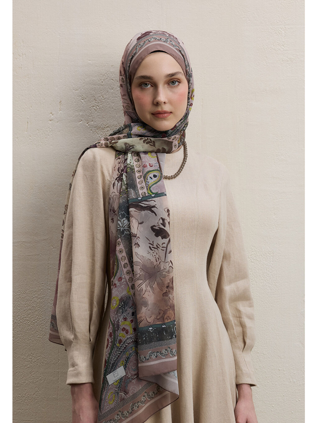 Bej Carına Desen İpek Krep Şal Nude-2