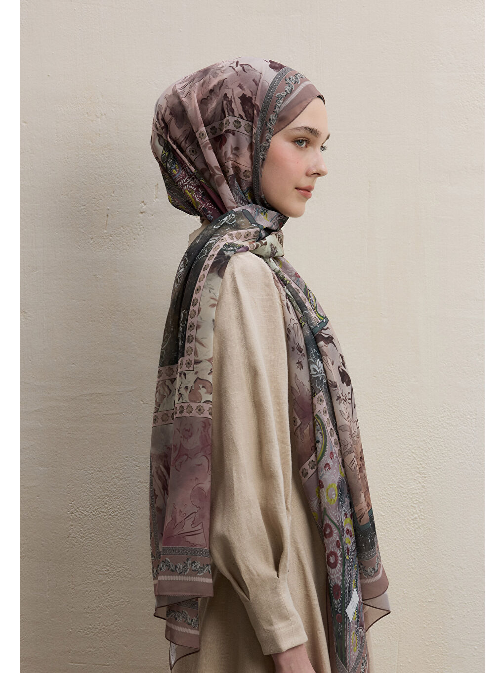 Bej Carına Desen İpek Krep Şal Nude-3