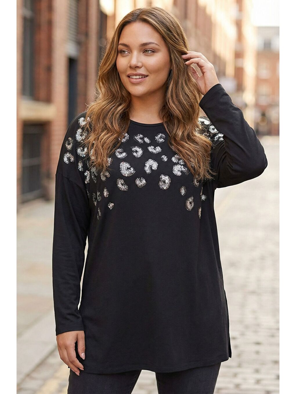 Büyük Beden Siyah Leopar Desenli Payetli Uzun Kollu Bluz 323079-3