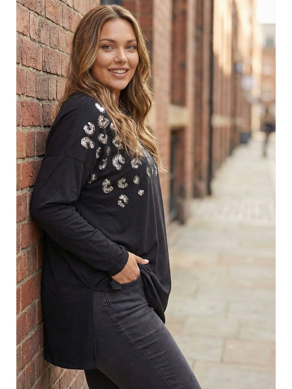 Büyük Beden Siyah Leopar Desenli Payetli Uzun Kollu Bluz 323079-4
