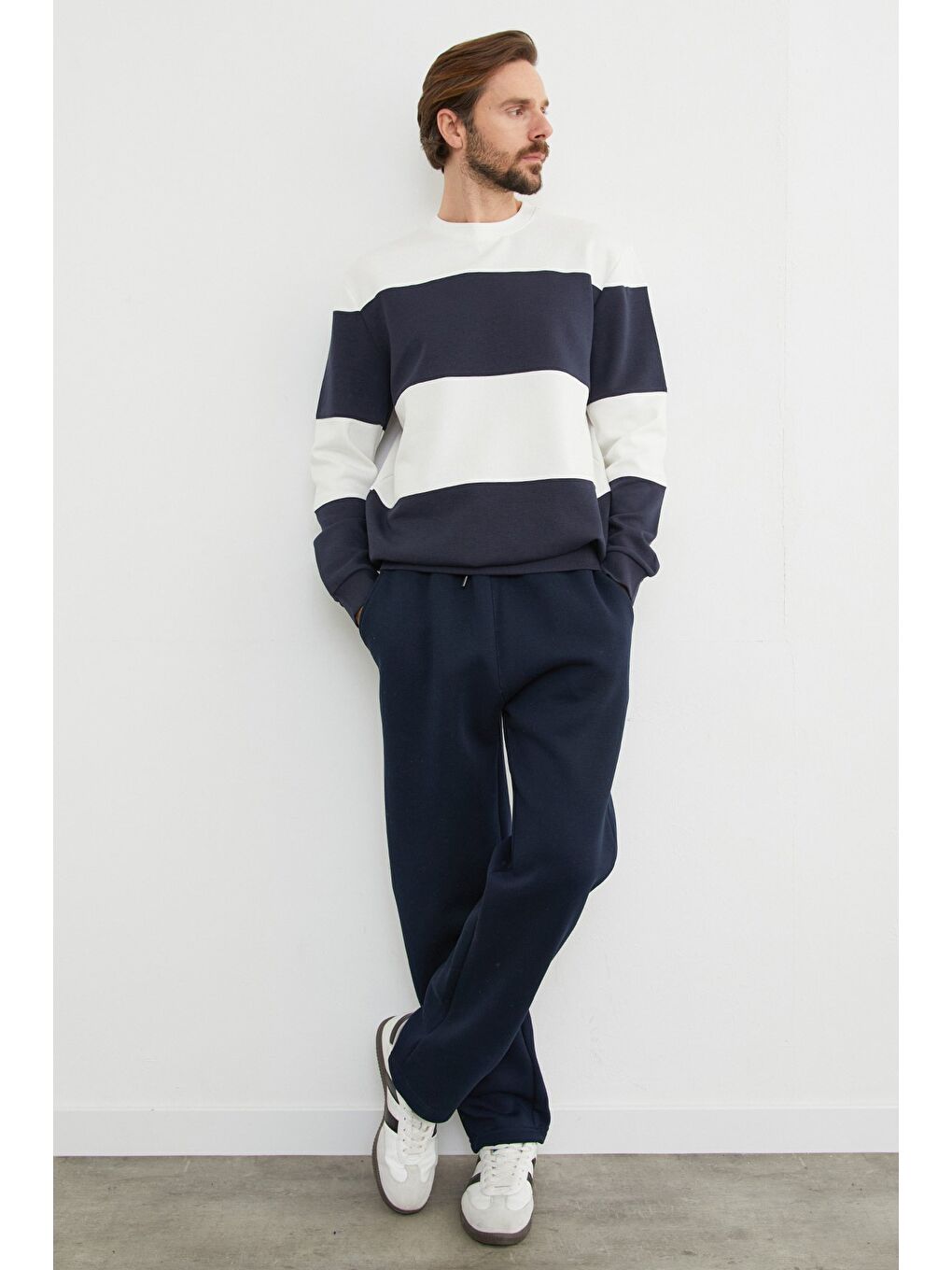 Lacivert Renk Bloklu Oversize Bisiklet Yaka Büyük Beden Sweatshirt-1