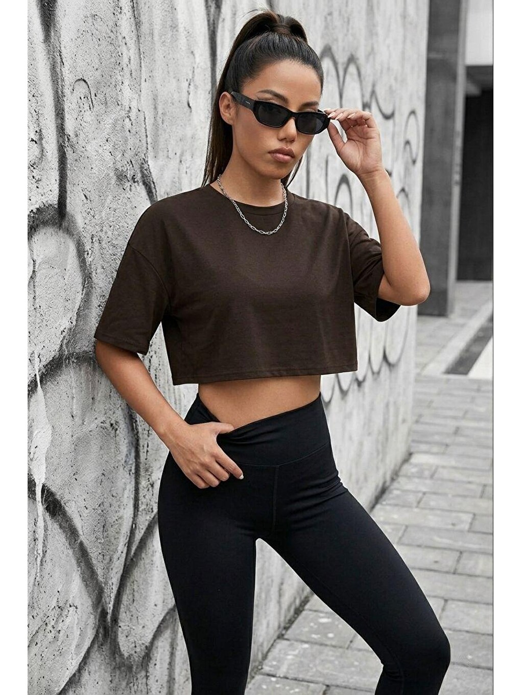 Kahverengi Cezyy Bisiklet Yaka Basic Oversize Crop Tişört - Pamuklu Rahat Kesim-1