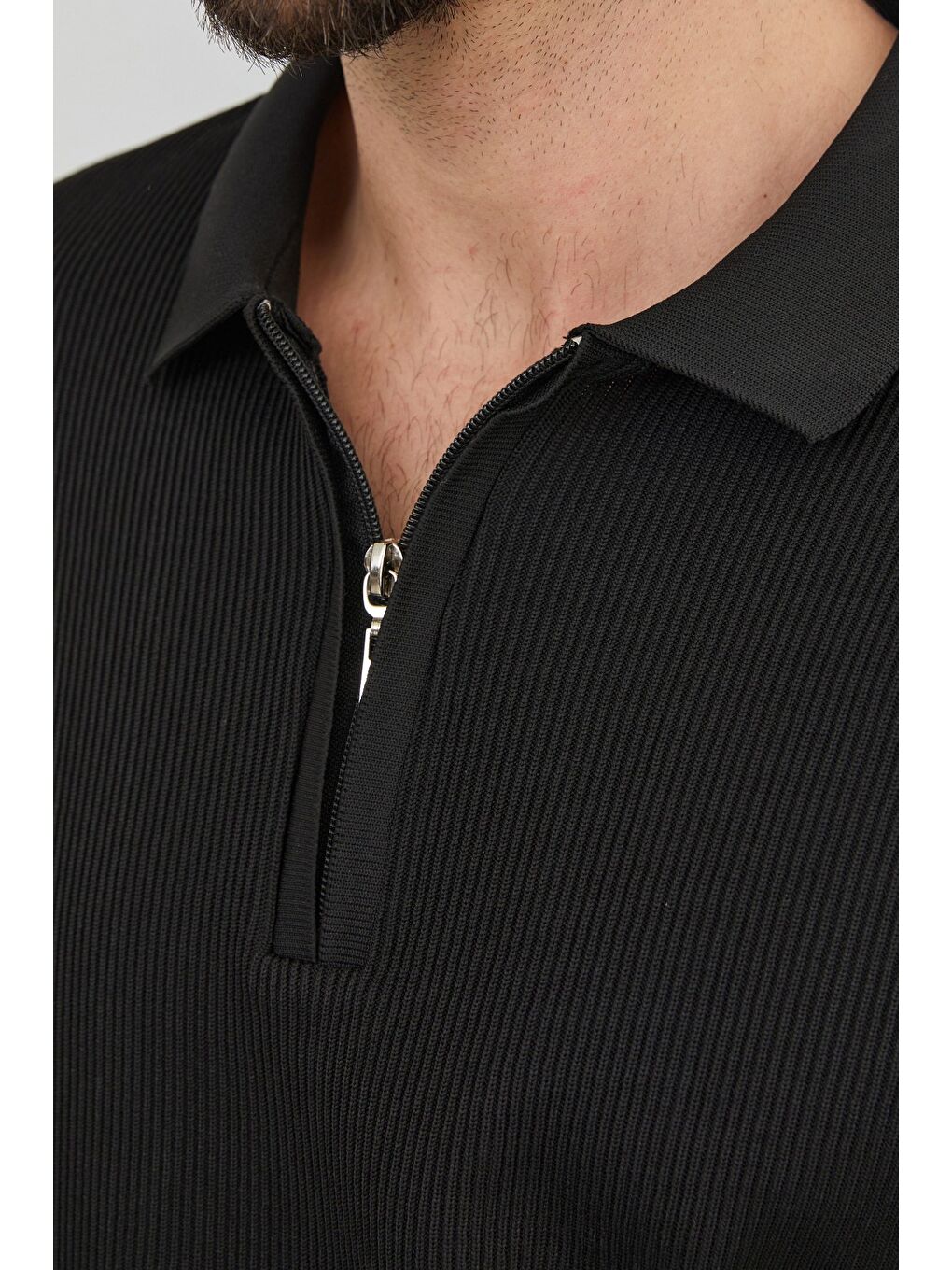 Siyah Fitilli Yarım Fermuarlı Triko Kazak-2