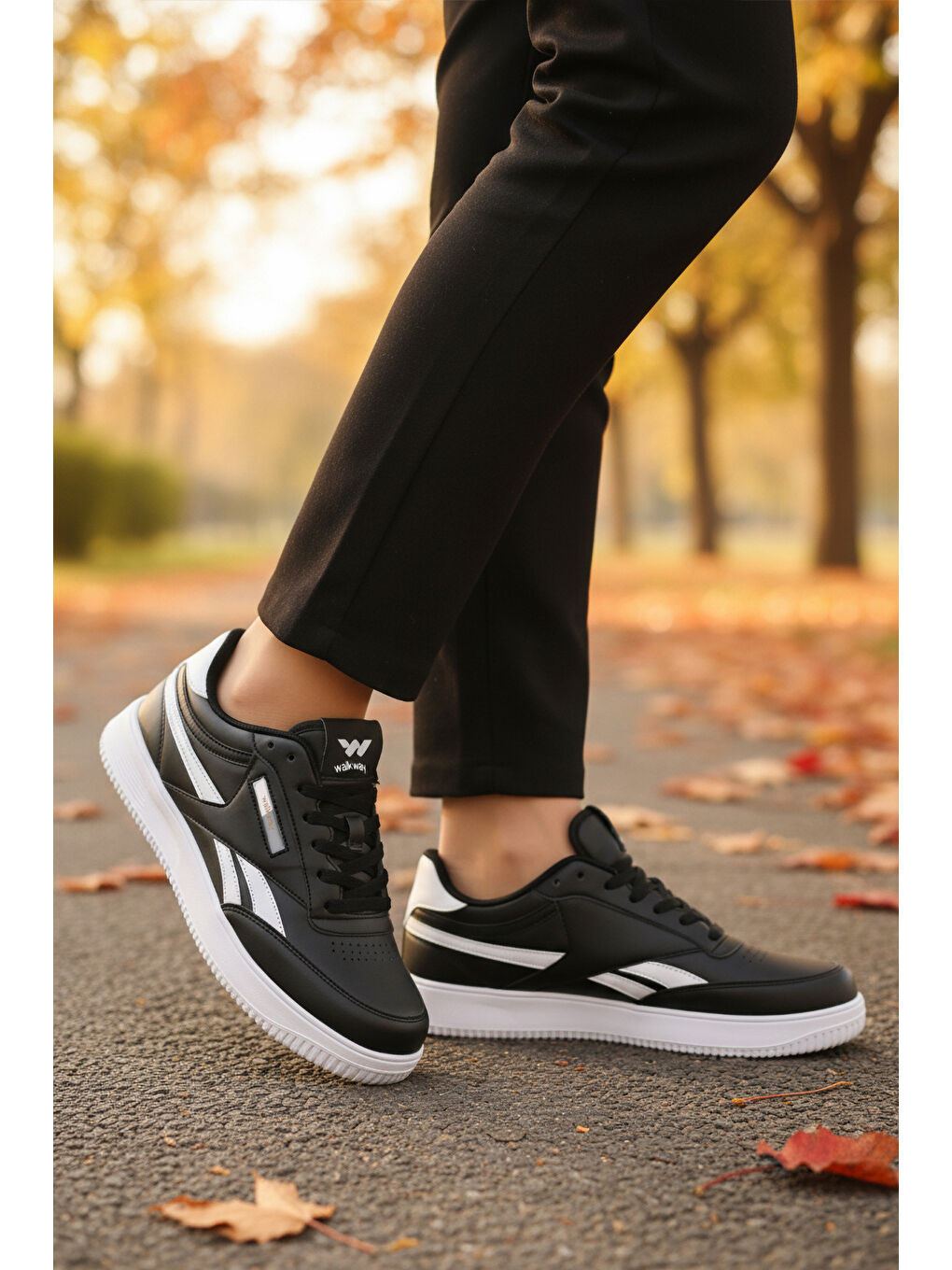 Siyah Beyaz Bağcıklı Hafif Cilt Unisex Spor Ayakkabı Marlow G-2