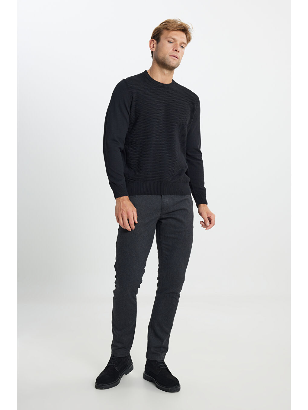 Erkek Siyah Pamuklu Standart Fit Normal Kesim Bisiklet Yaka Jakarlı Triko Kazak-1