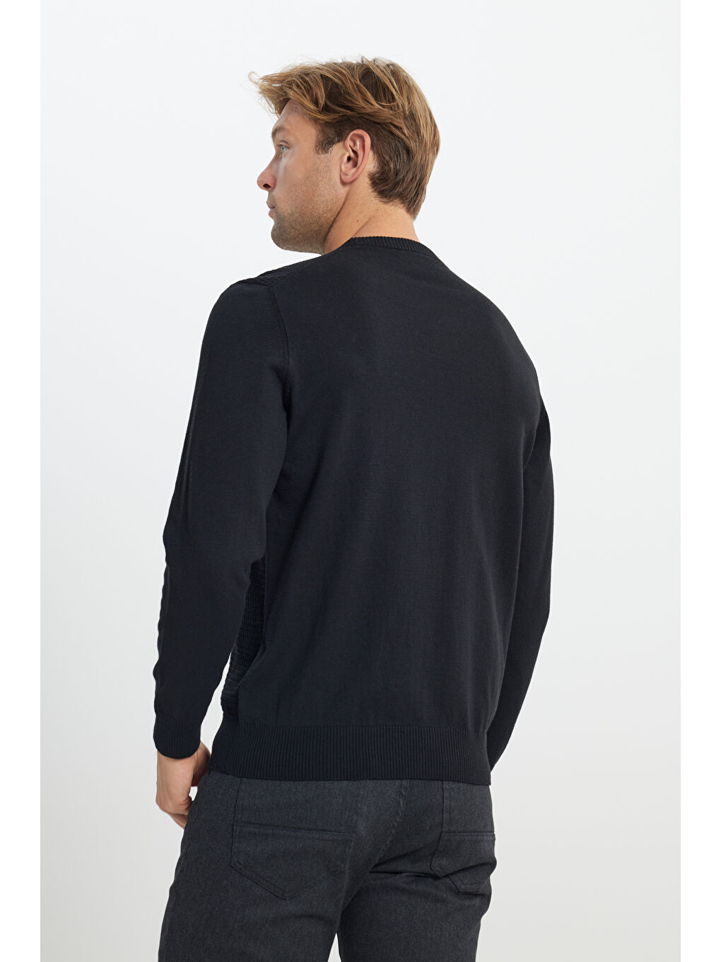 Erkek Siyah Pamuklu Standart Fit Normal Kesim Bisiklet Yaka Jakarlı Triko Kazak-5