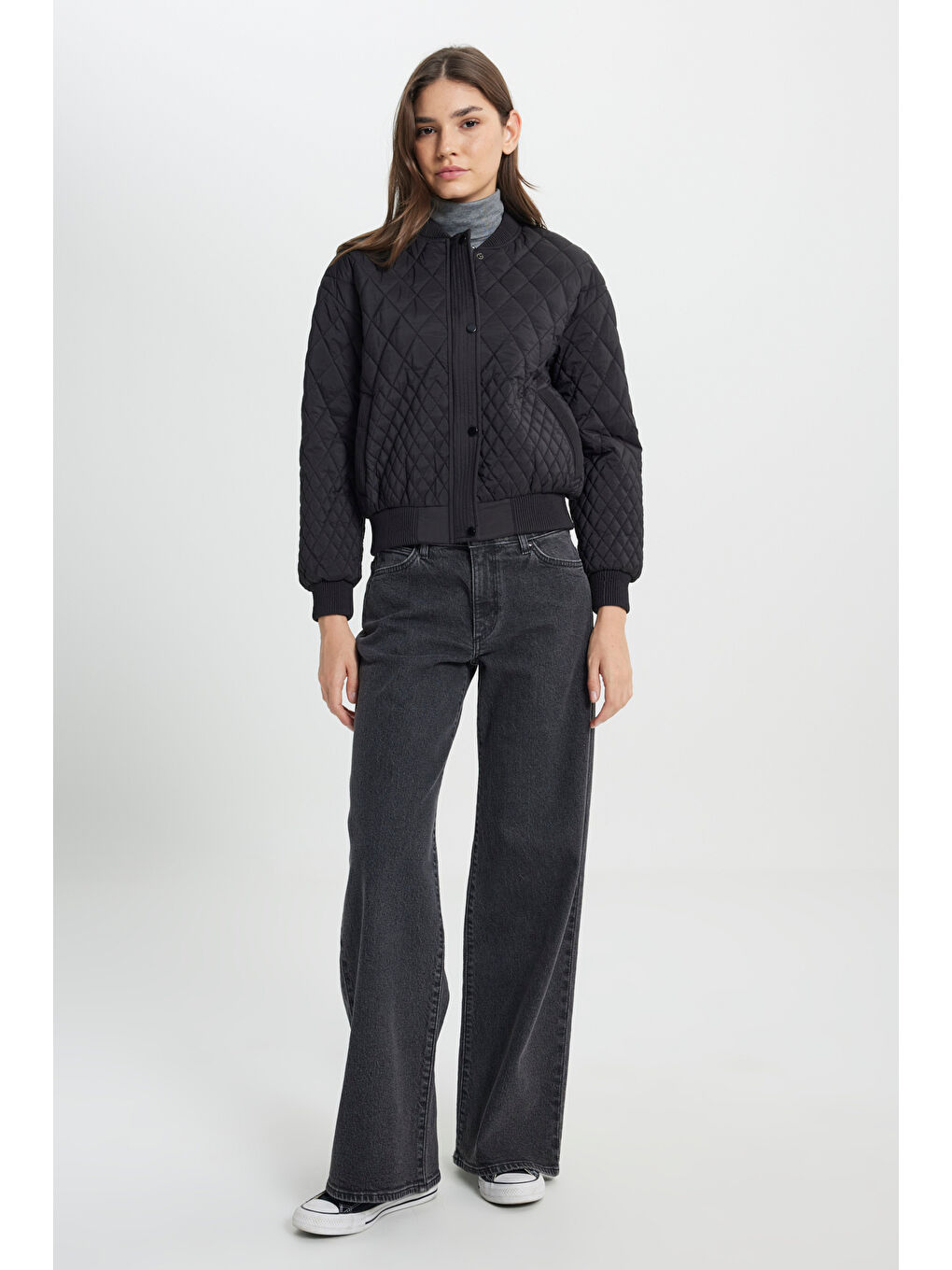 Loose Fit Rahat Kesim Kapitone Detaylı Siyah Bomber Ceket-3