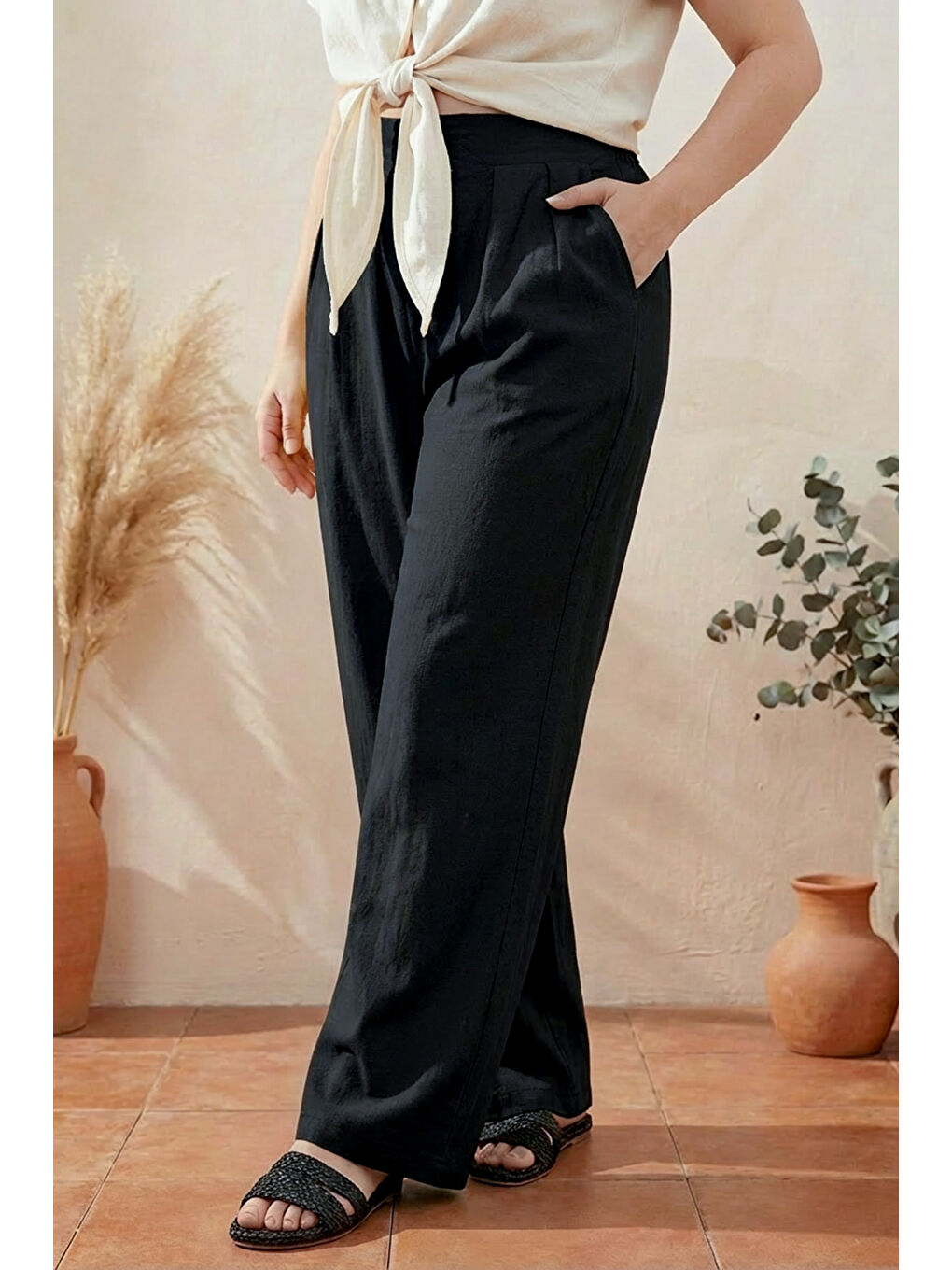 Siyah Büyük Beden Pileli Cepli Geniş Paça Esnek Kumaşlı Pantolon 875-V-1