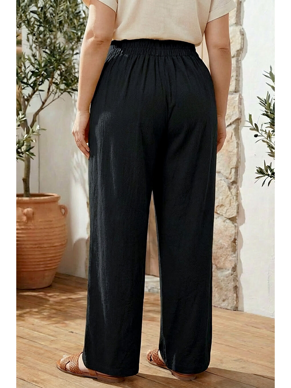 Siyah Büyük Beden Pileli Cepli Geniş Paça Esnek Kumaşlı Pantolon 875-V-3