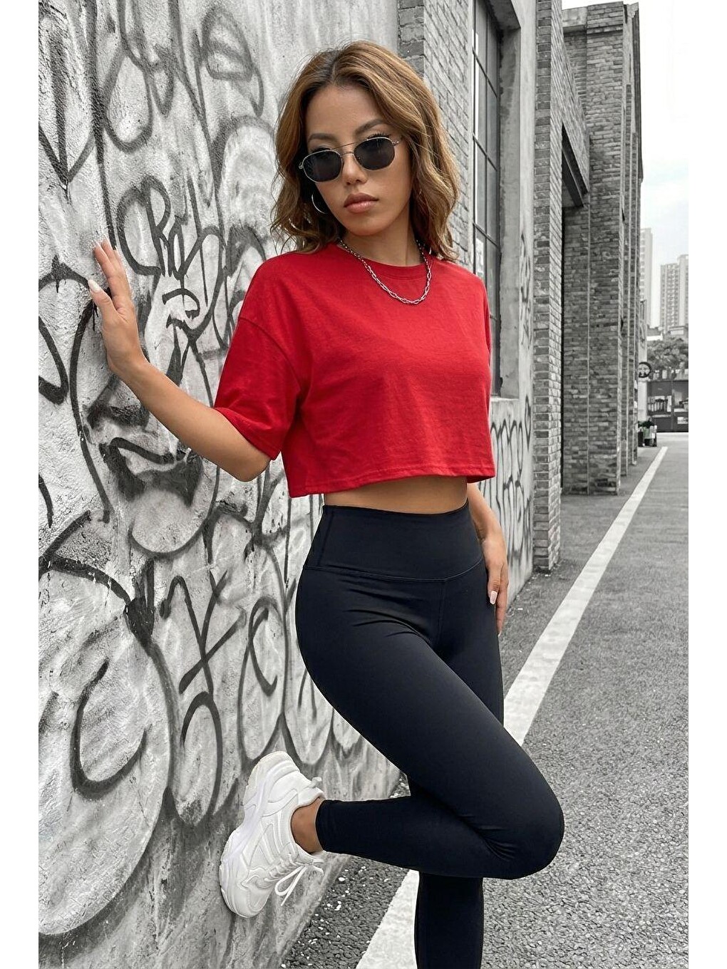 Kırmızı Cezyy Bisiklet Yaka Basic Oversize Crop Tişört - Pamuklu Rahat Kesim-1