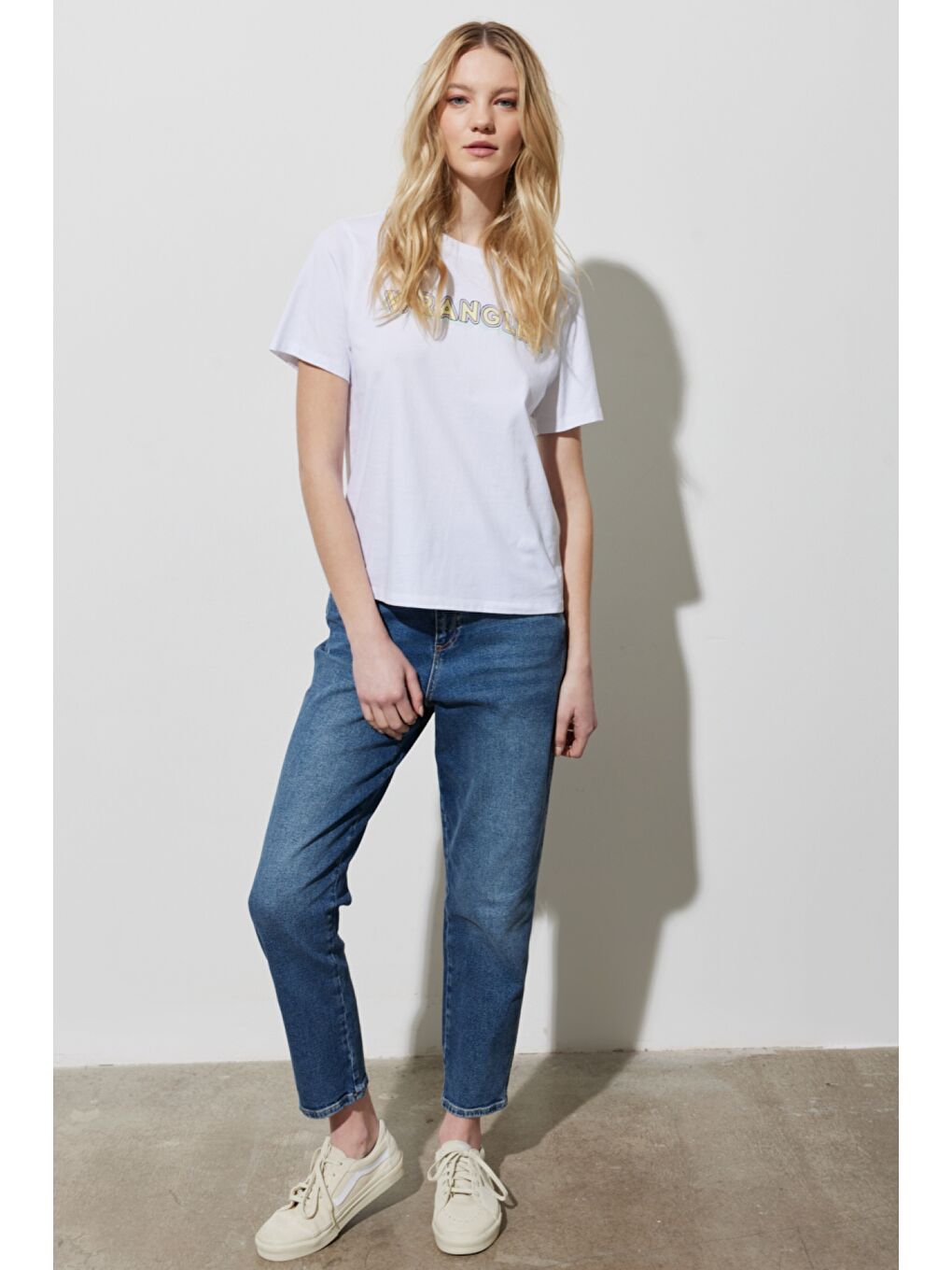 Regular Fit Normal Kesim %100 Pamuk Bisiklet Yaka Beyaz Tişört-2