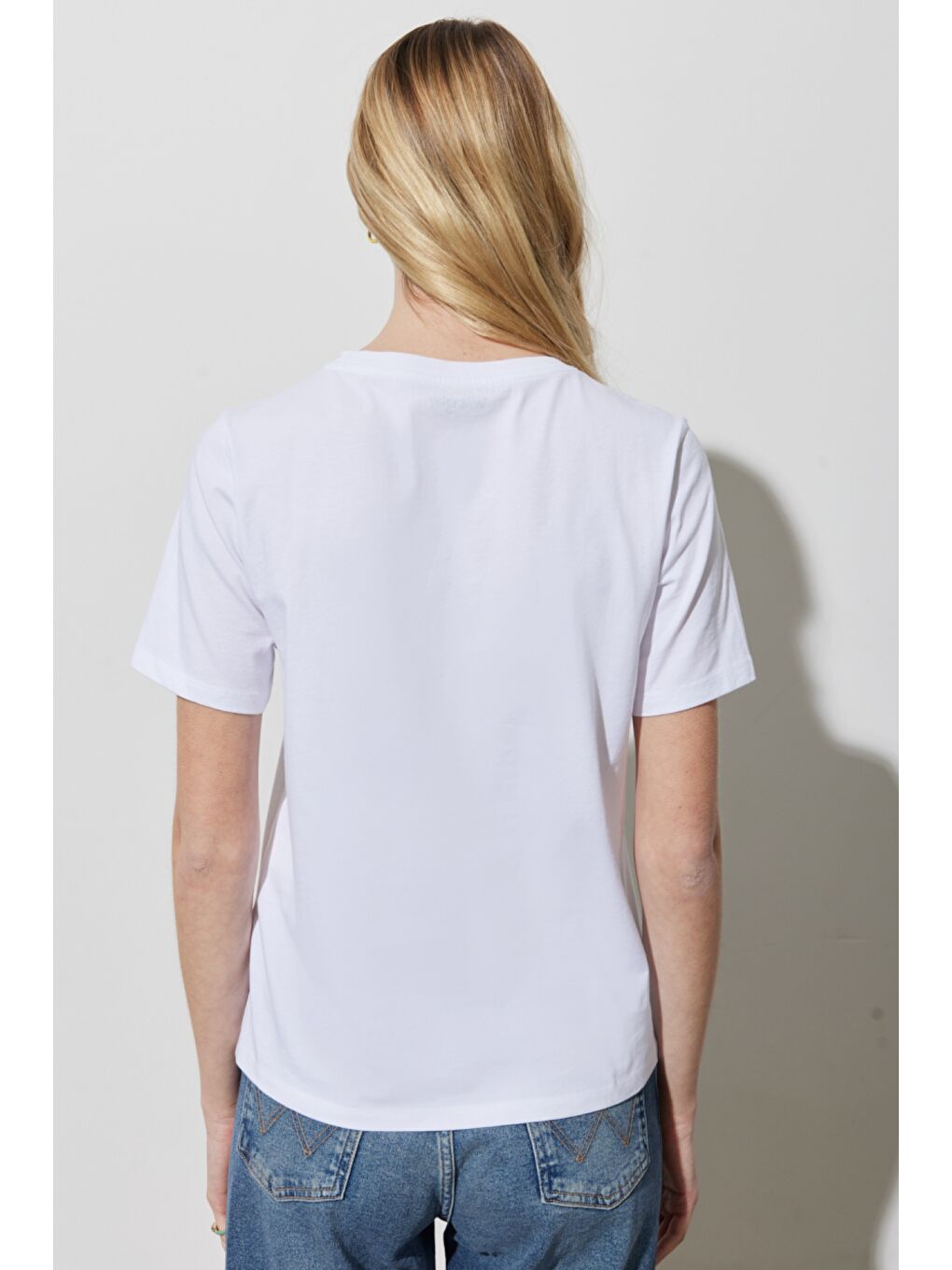 Regular Fit Normal Kesim %100 Pamuk Bisiklet Yaka Beyaz Tişört-4