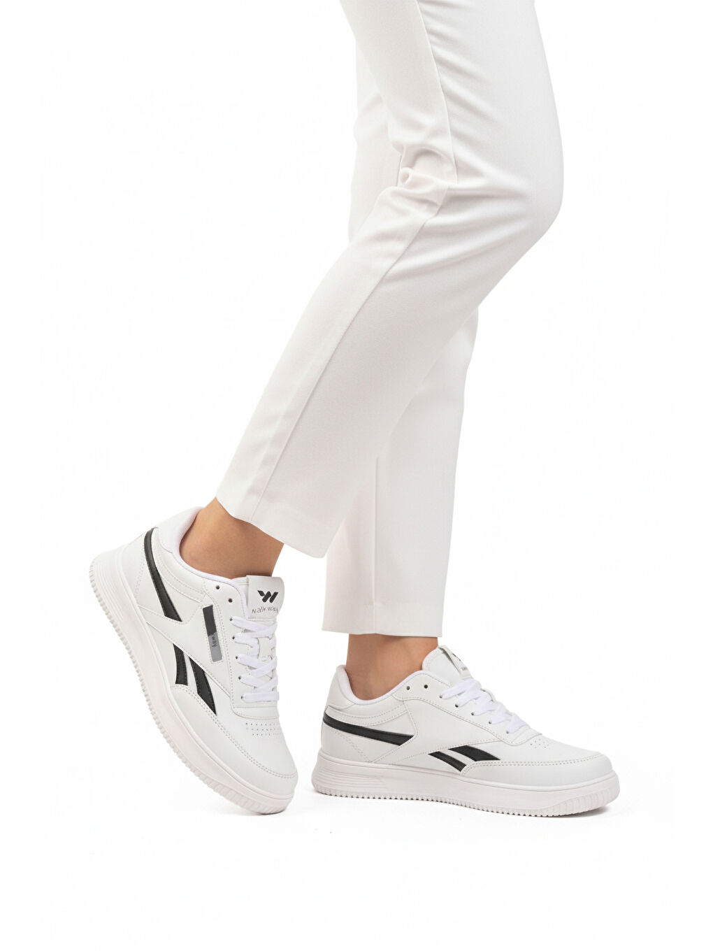 Beyaz Siyah Bağcıklı Hafif Cilt Unisex Spor Ayakkabı Marlow G