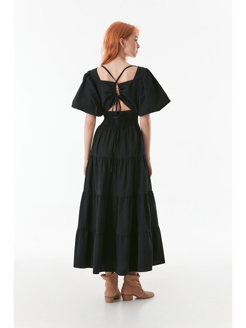 Siyah Beli Lastikli Sırtı Dekolteli Balon Kol Elbise-4