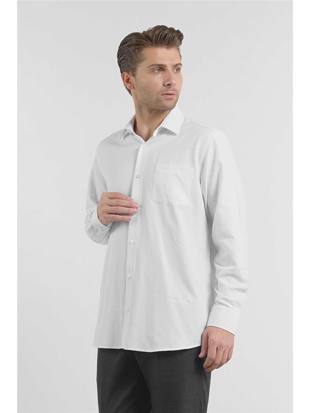 Beyaz Sert Yaka Uzun Kol Cepli Comfort Fit Pamuklu Gömlek 1004255285-2