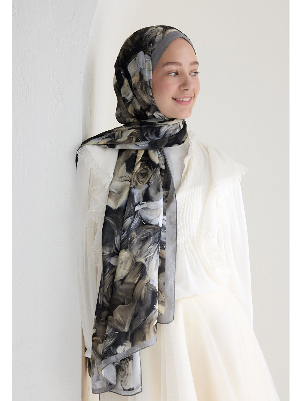 Gri Rose Garden Floş Viskon Şal Füme-3