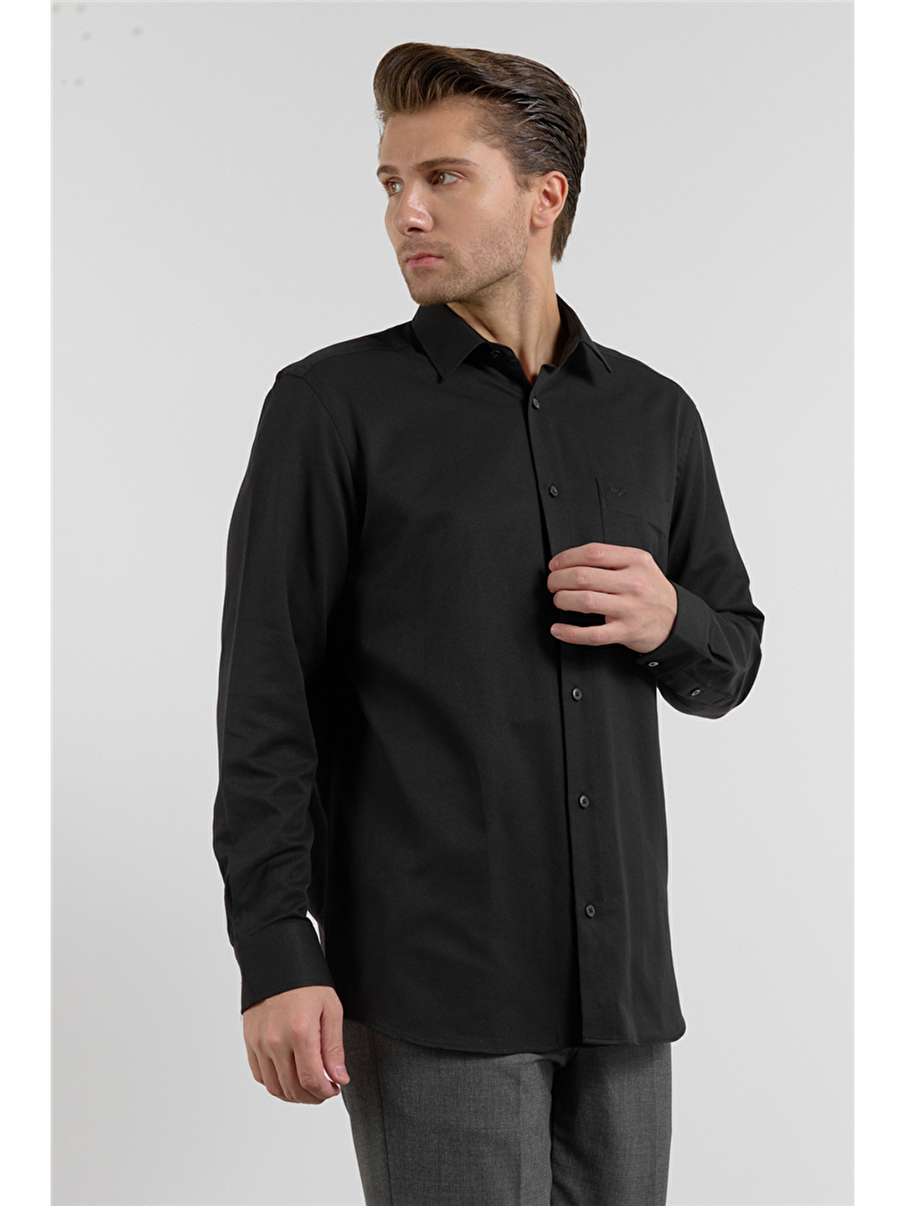 Siyah Sert Yaka Uzun Kol Cepli Comfort Fit Pamuklu Gömlek 1004255285-1