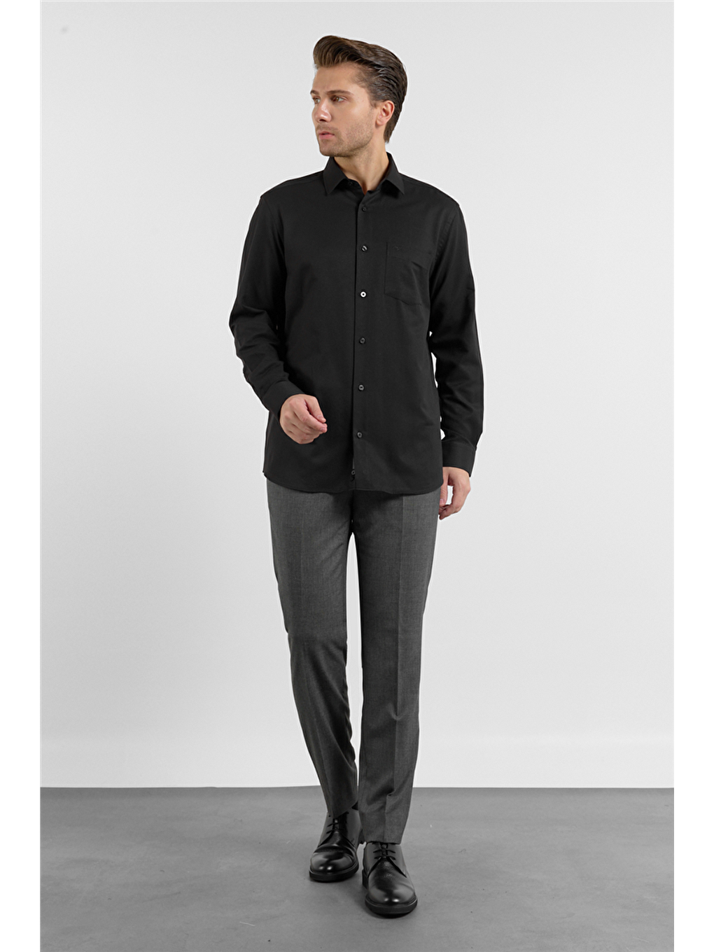 Siyah Sert Yaka Uzun Kol Cepli Comfort Fit Pamuklu Gömlek 1004255285-2