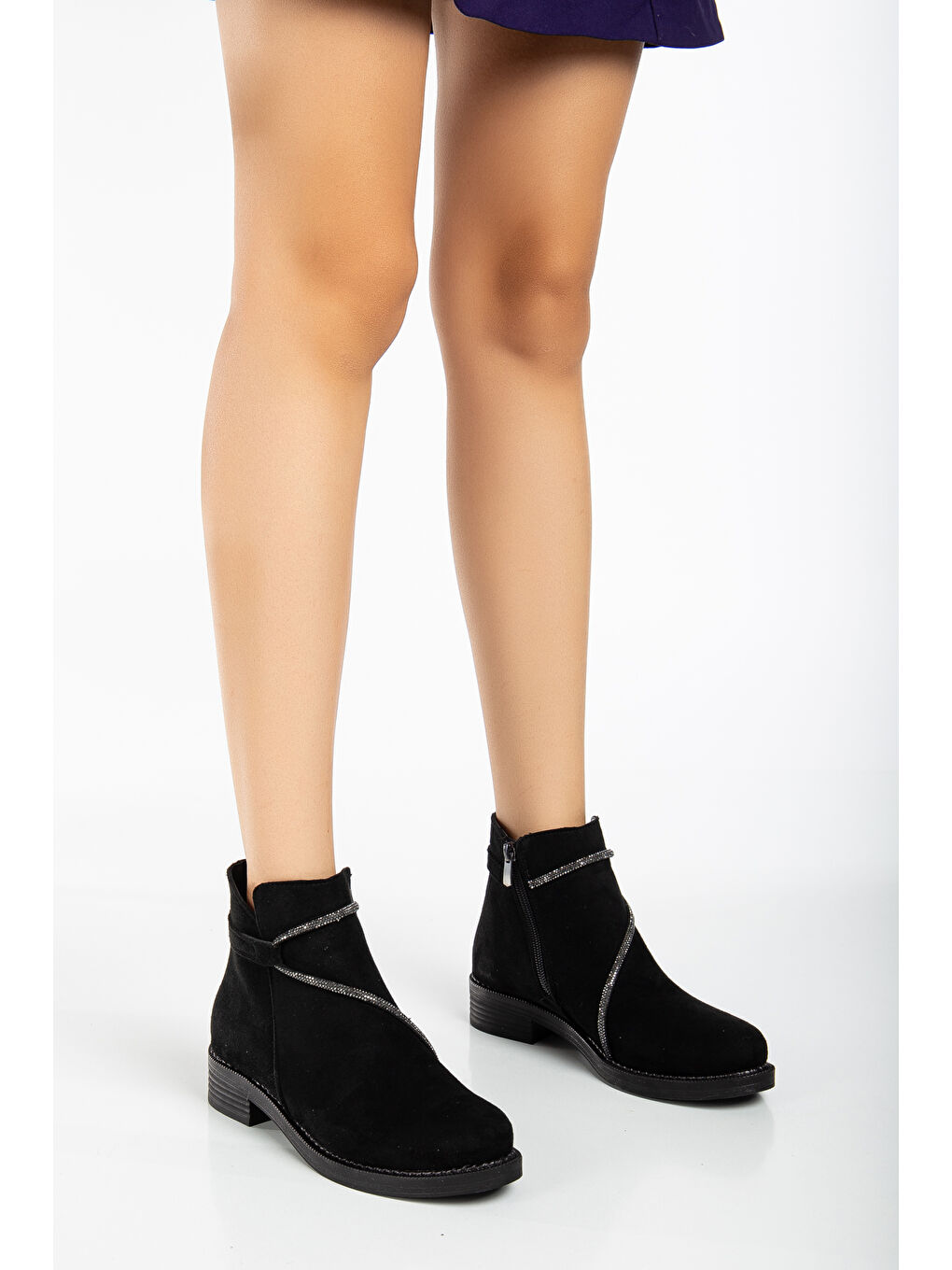 Kadın Siyah Süet Termo Taban Taş Halatlı Fermuarlı Kısa Topuklu Bot-1