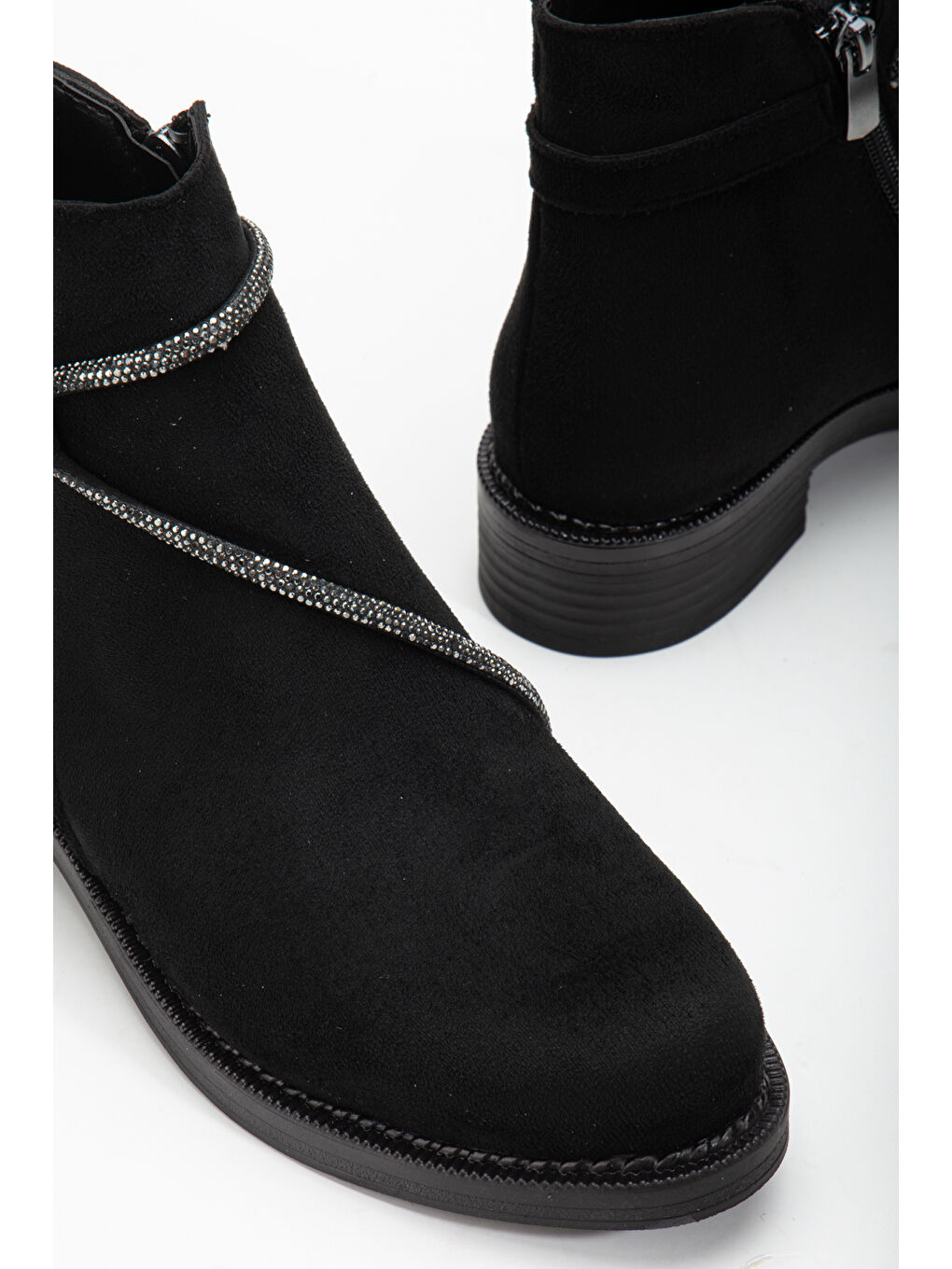 Kadın Siyah Süet Termo Taban Taş Halatlı Fermuarlı Kısa Topuklu Bot-3