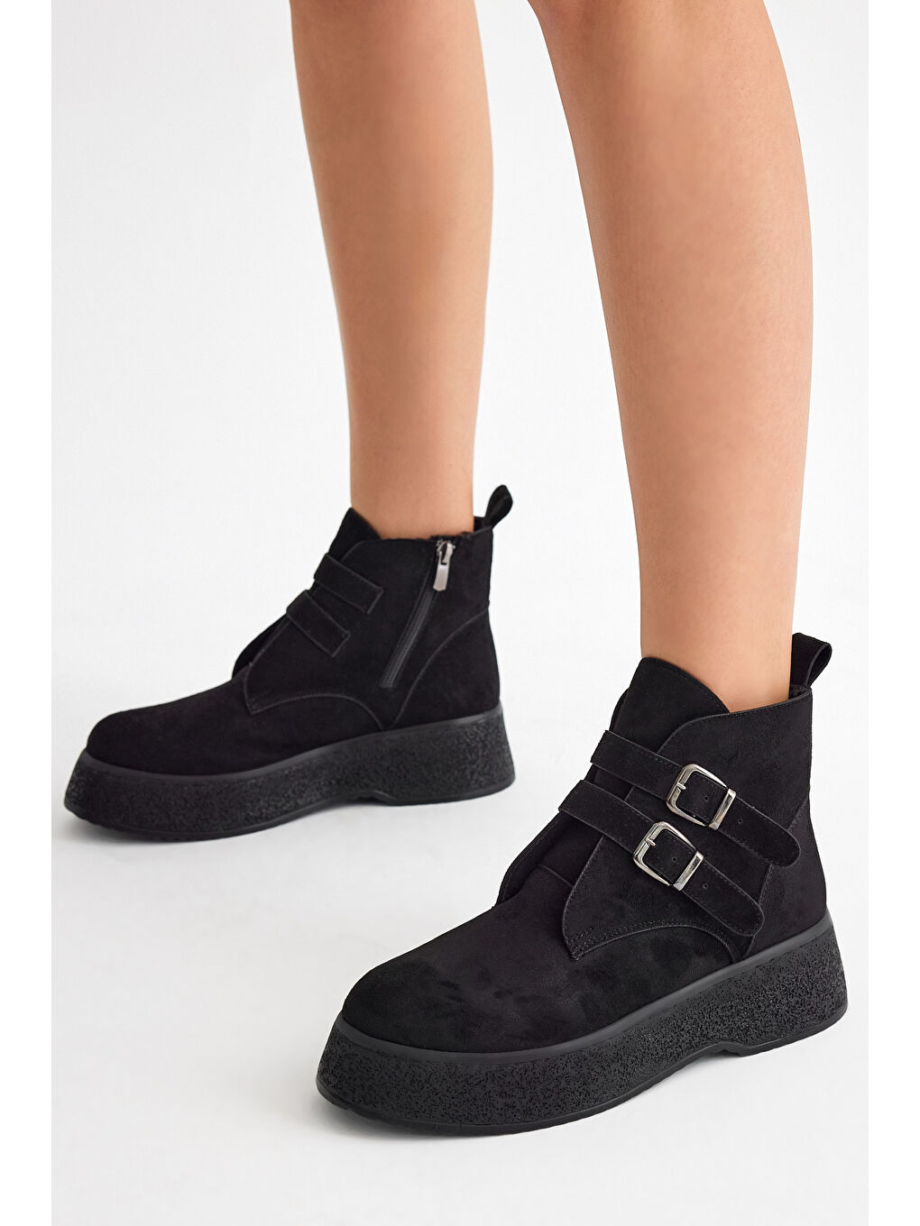 Kadın Siyah Süet Rahat Kalıp Yüksek Taban Çift Tokalı Fermuarlı Bot