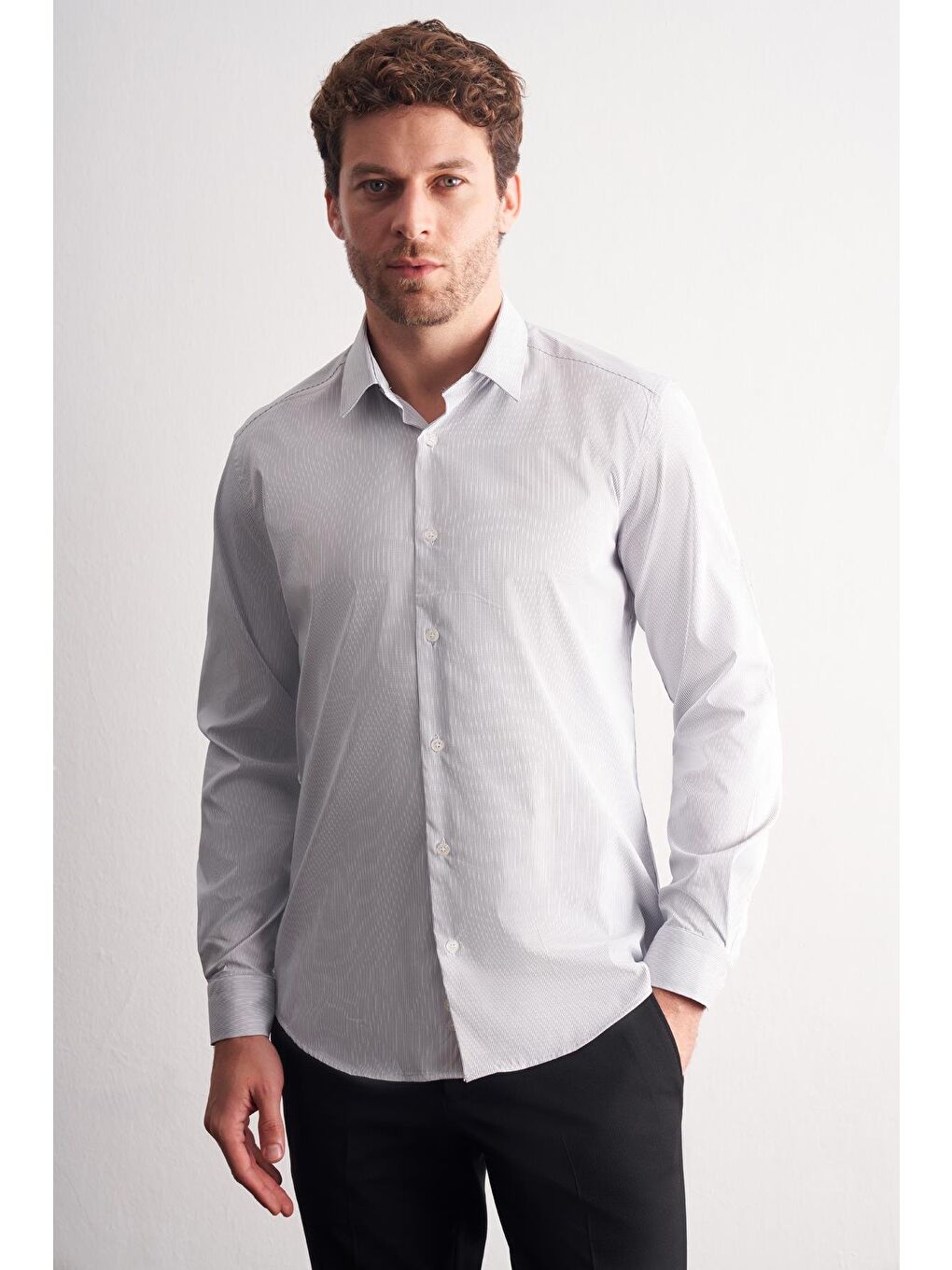 Beyaz - Lacivert Sert Yaka Çizgili Desen Uzun Kol Slim Fit Esnek Gömlek 1004255177-1