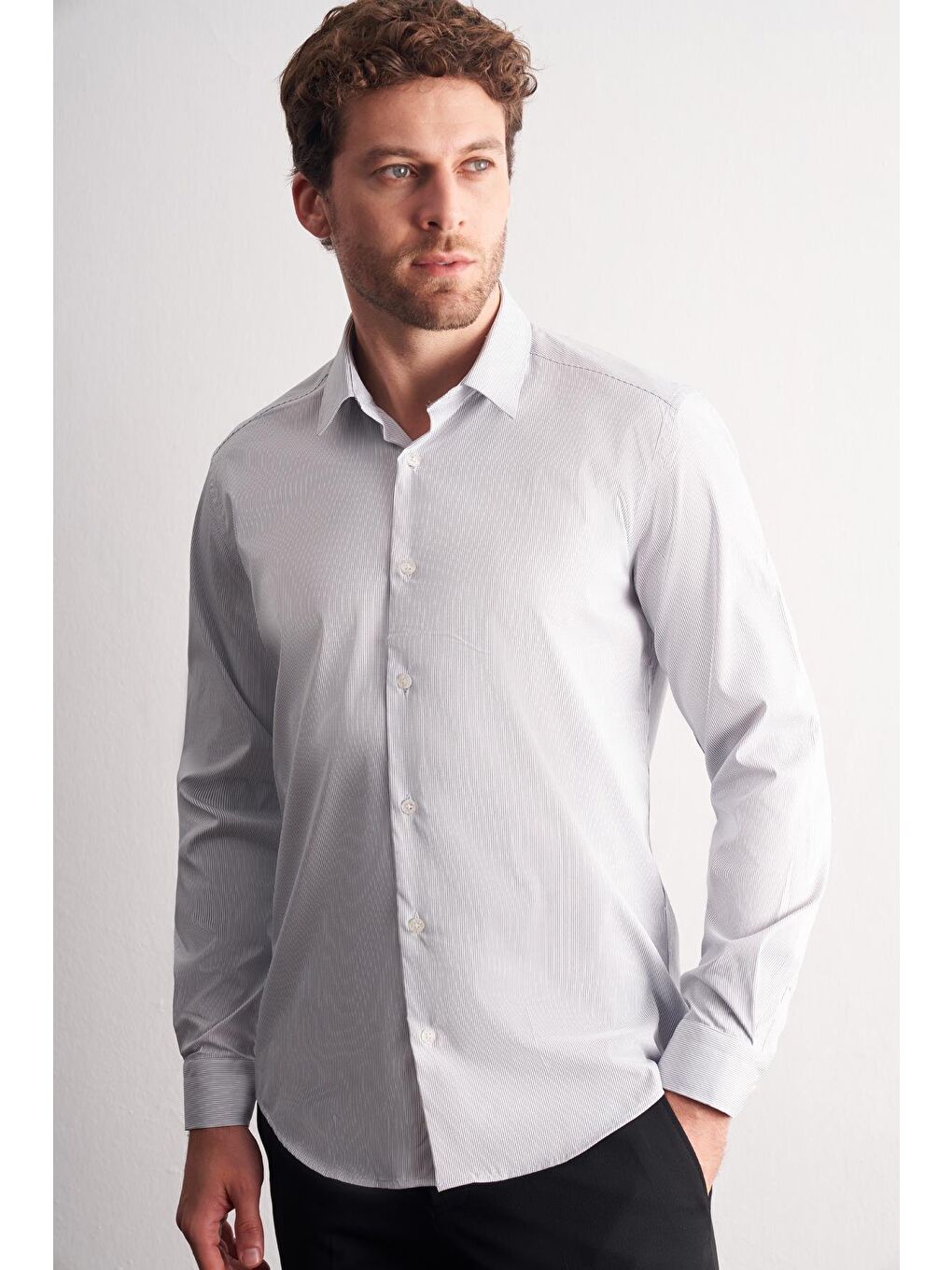 Beyaz - Lacivert Sert Yaka Çizgili Desen Uzun Kol Slim Fit Esnek Gömlek 1004255177-2