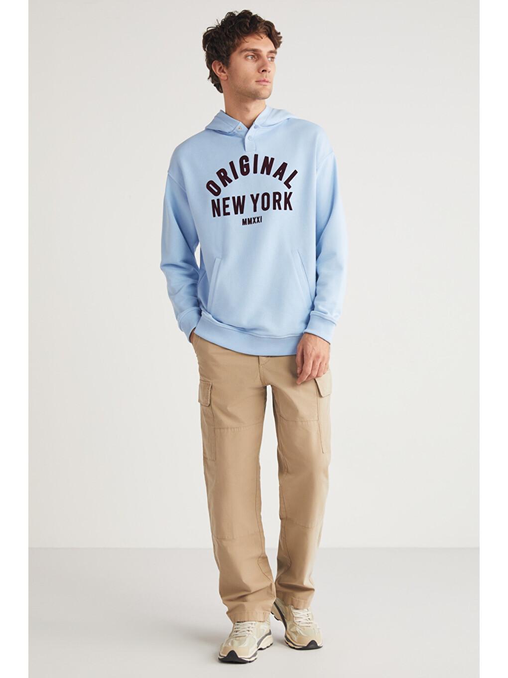 Aleksı Erkek Kapüşonlu Çıtçıt Detaylı Kanguru Cepli Baskılı Açık Mavi Sweatshirt-3
