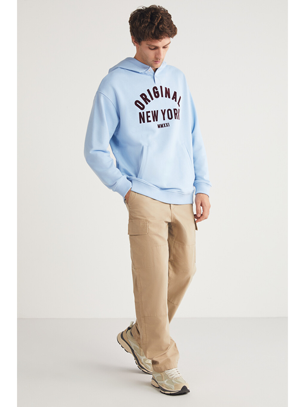 Aleksı Erkek Kapüşonlu Çıtçıt Detaylı Kanguru Cepli Baskılı Açık Mavi Sweatshirt-4