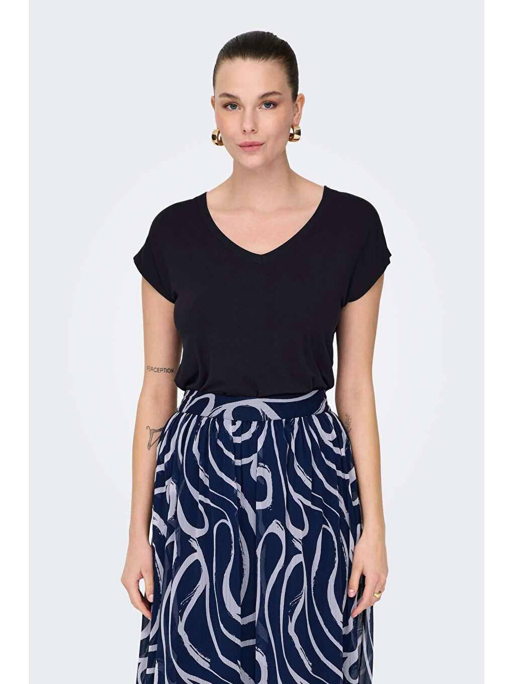 Siyah Onlrilla Regular Fit V Yaka Kısa Kollu T Shirt 15315776