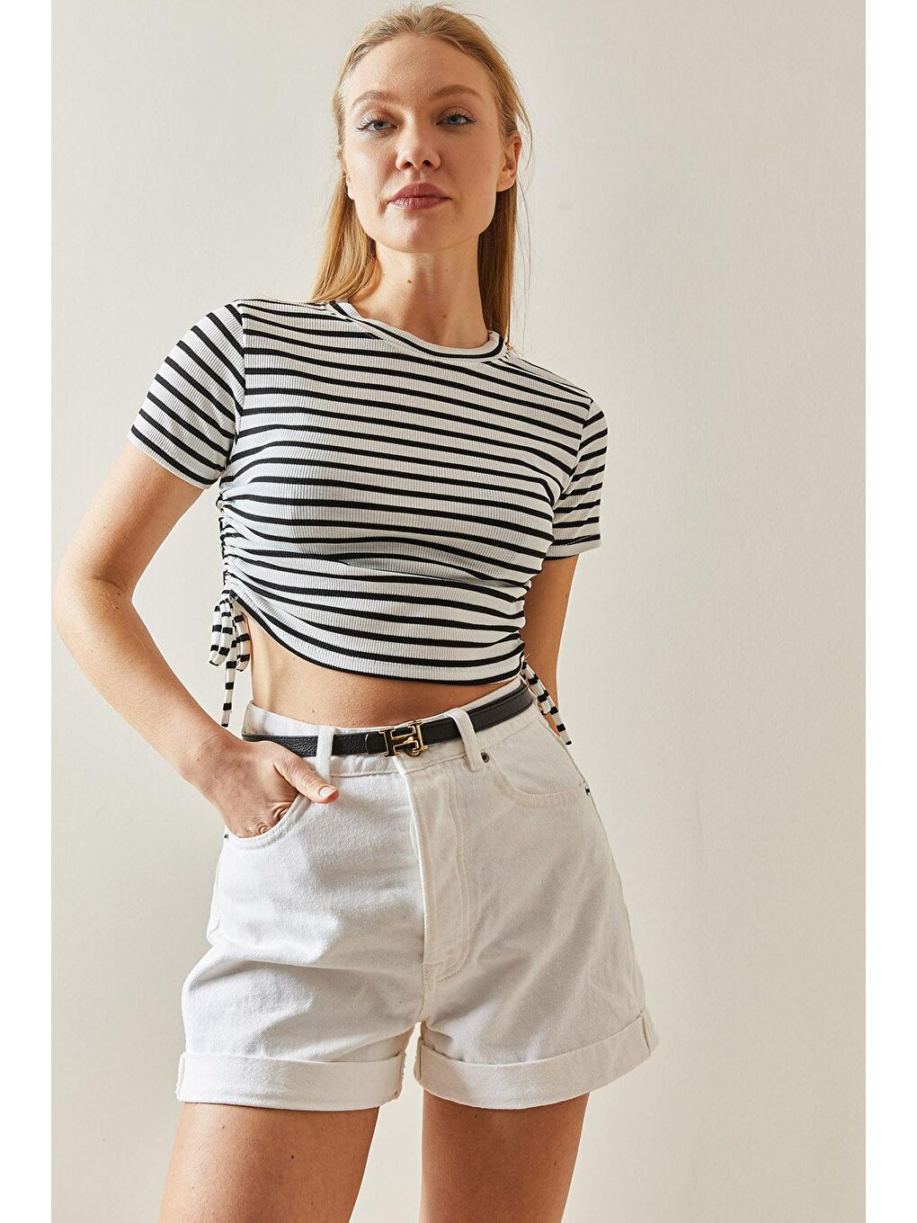 Beyaz Bisiklet Yaka Çizgili & Büzgülü Kaşkorse Tişört 4KXK1-47902-01-1