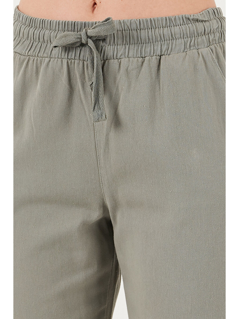 Haki Pamuklu Normal Bel Regular Fit Düz Paça Kadın Pantolon 668Yp42282S4-5