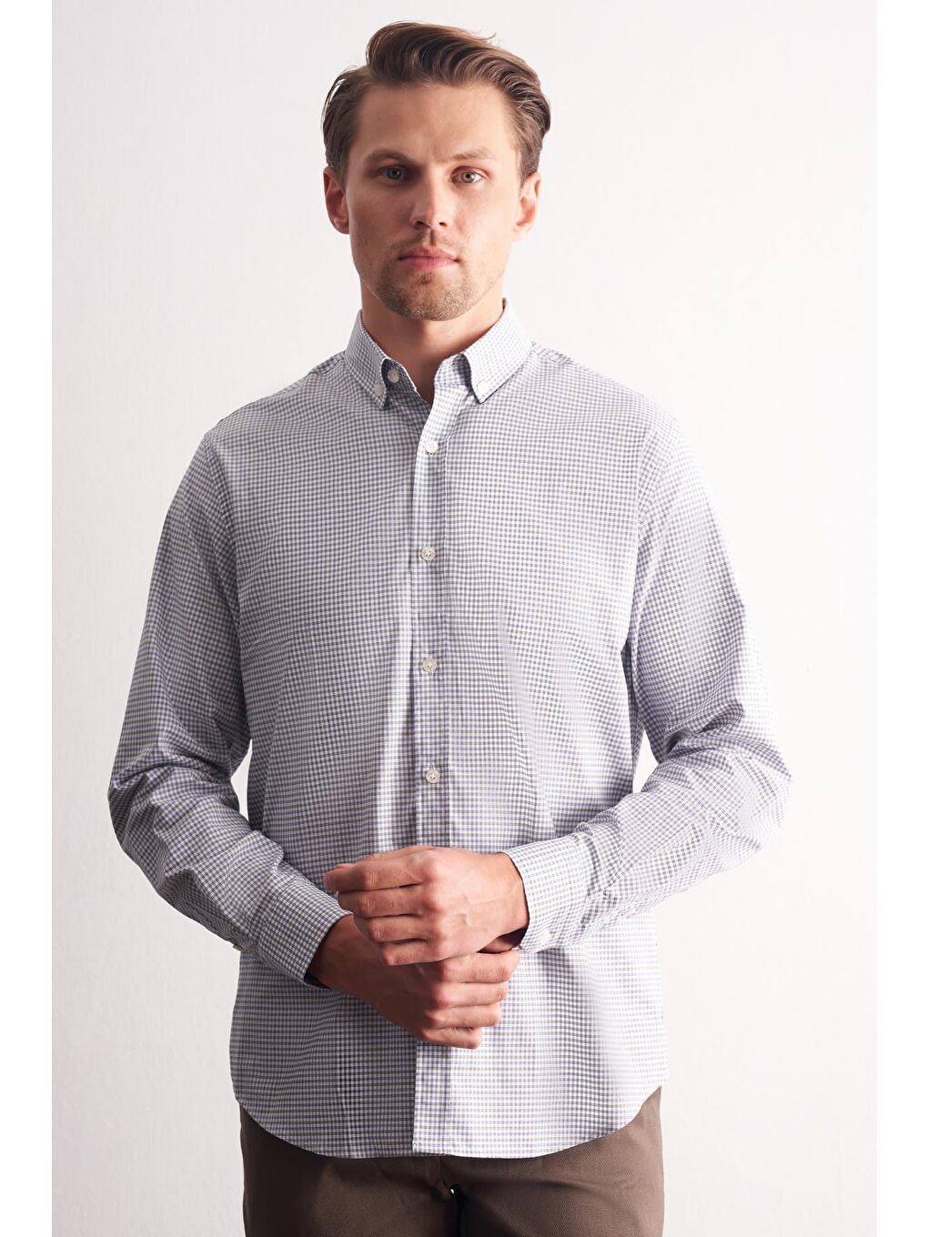 Beyaz - Haki Düğmeli Yaka Kareli Desen Uzun Kol Premium Slim Fit %100 Pamuk Gömlek 1004255185