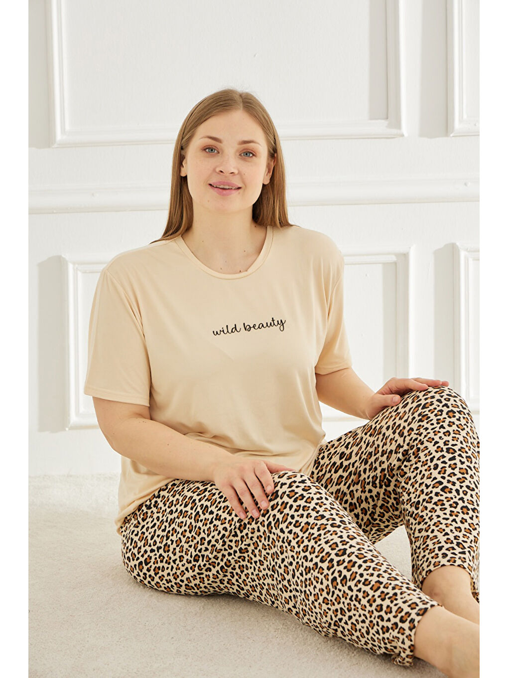 Sarı Büyük Beden Desenli Regular Fit Kısa Kollu Rahat Pijama Takımı 65750502