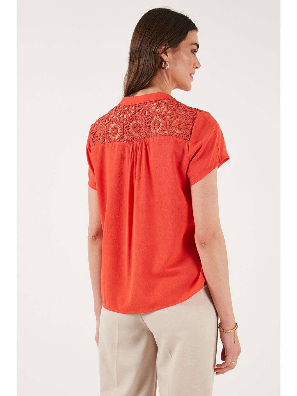 Kırmızı Güpür Detaylı % 100 Pamuk Regular Fit V Yaka Kadın Bluz 611Bz0286-6