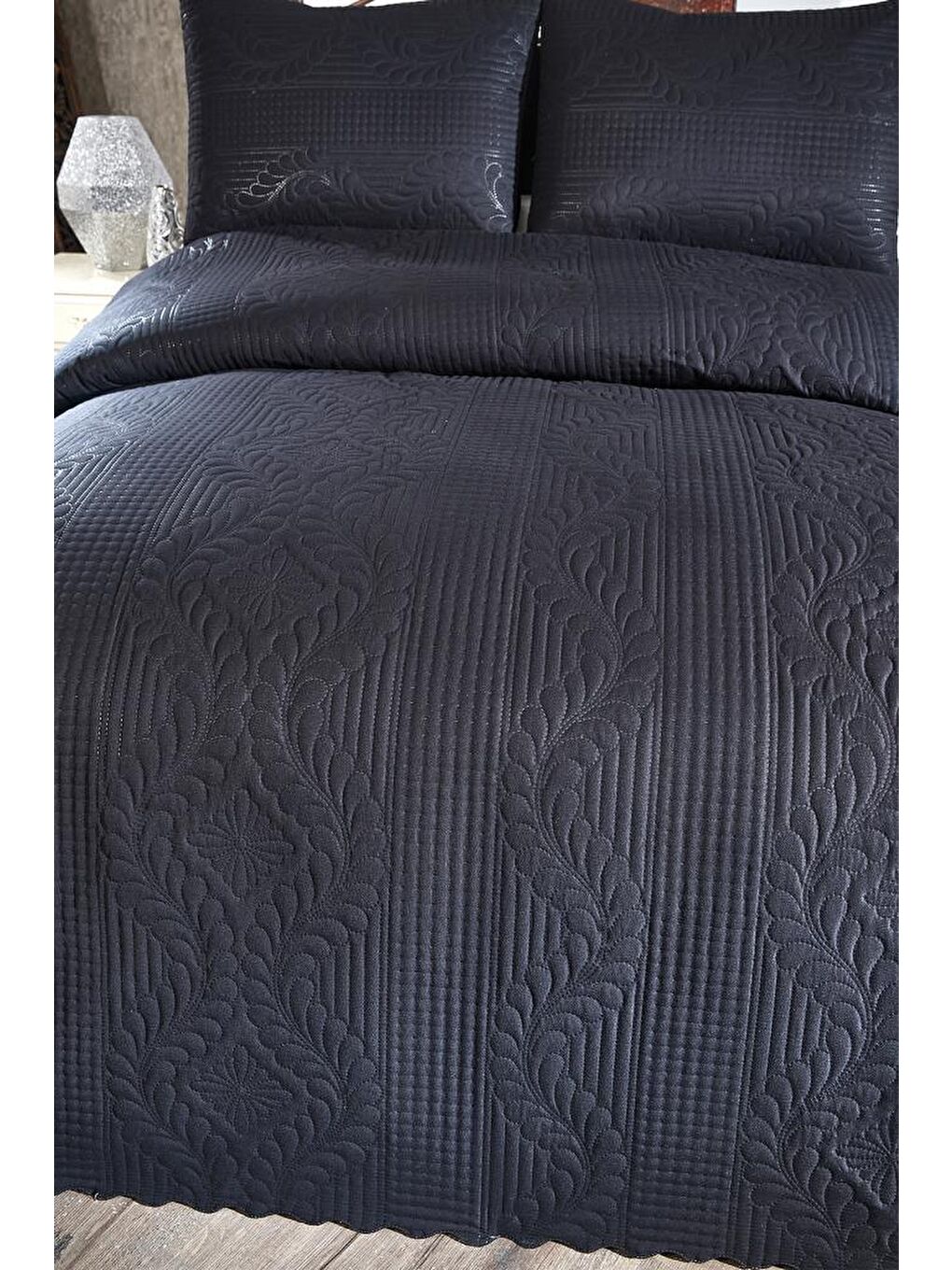 Ultrasonik Kapitoneli Sena Çift Kişilik Yatak Örtüsü Siyah-4