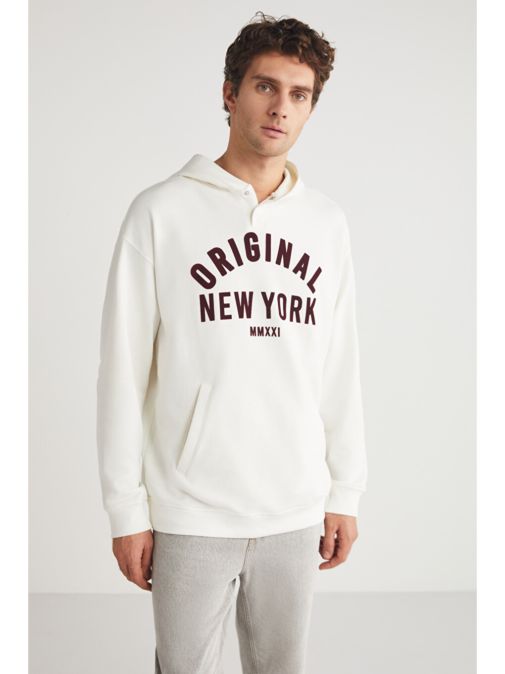 Aleksı Erkek Kapüşonlu Çıtçıt Detaylı Kanguru Cepli Baskılı Ekru Sweatshirt