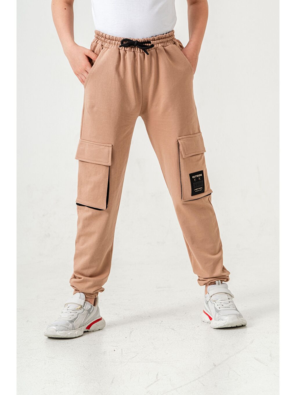 Bej Çift Kargo Cepli Sol Cep Kapagı Armalı Erkek Çoçuk Eşofman Altı-1