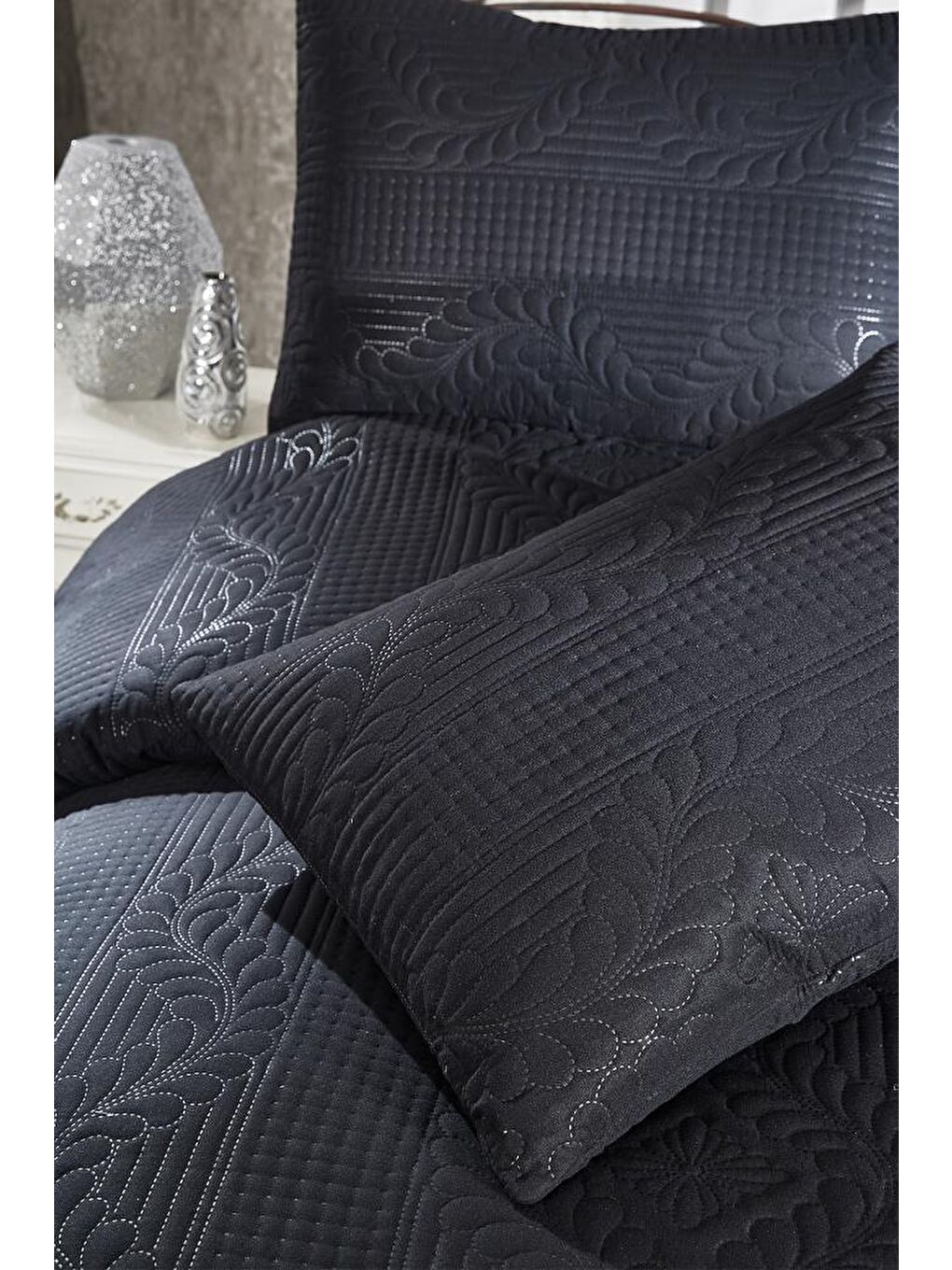 Ultrasonik Kapitoneli Sena Çift Kişilik Yatak Örtüsü Siyah-5