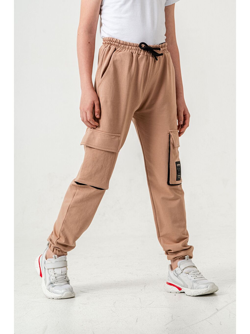 Bej Çift Kargo Cepli Sol Cep Kapagı Armalı Erkek Çoçuk Eşofman Altı-2