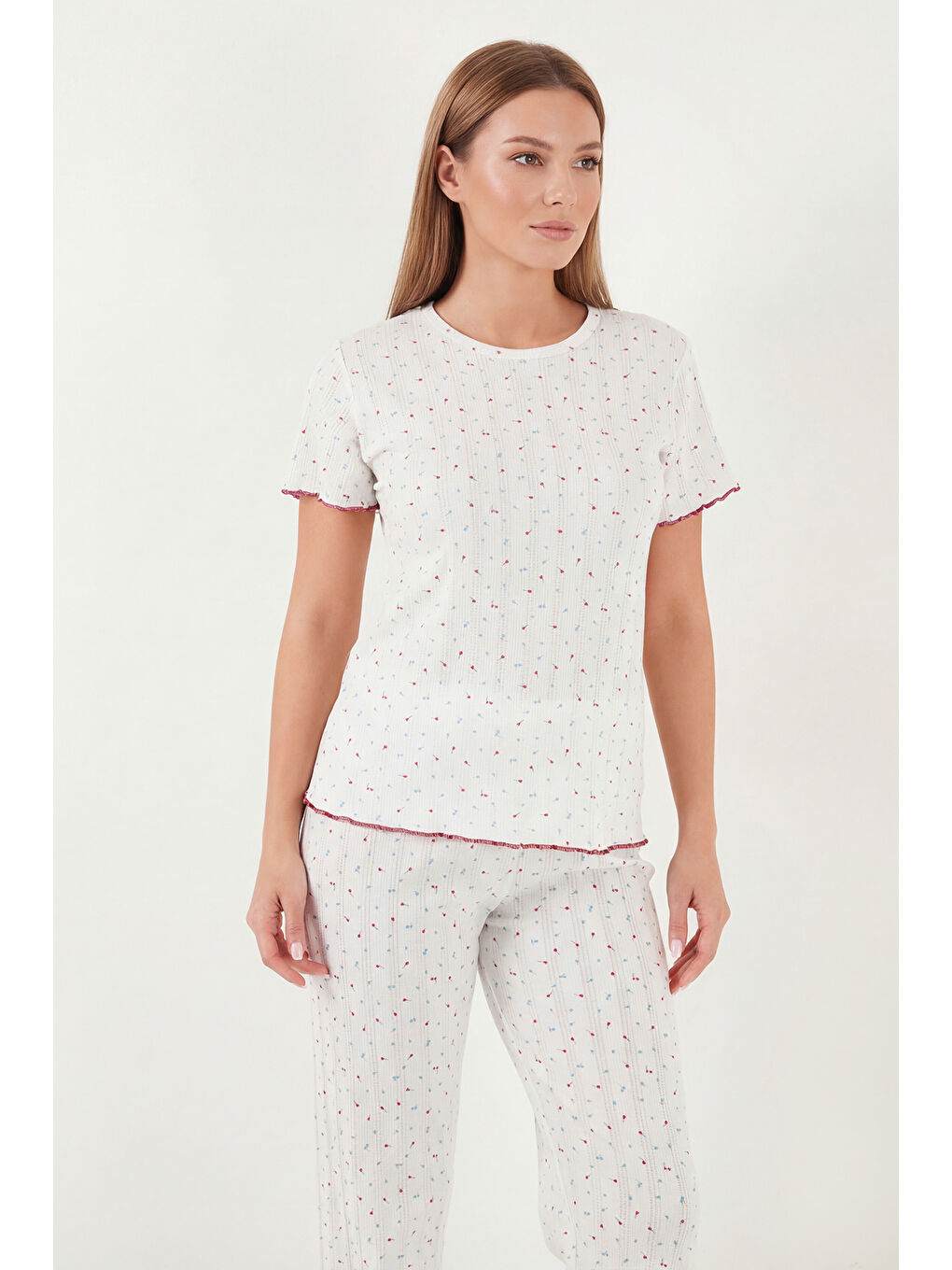 Beyaz Pamuklu Regular Fit Bisiklet Yaka Kısa Kollu Desenli Rahat Pijama Takımı 65770753-2