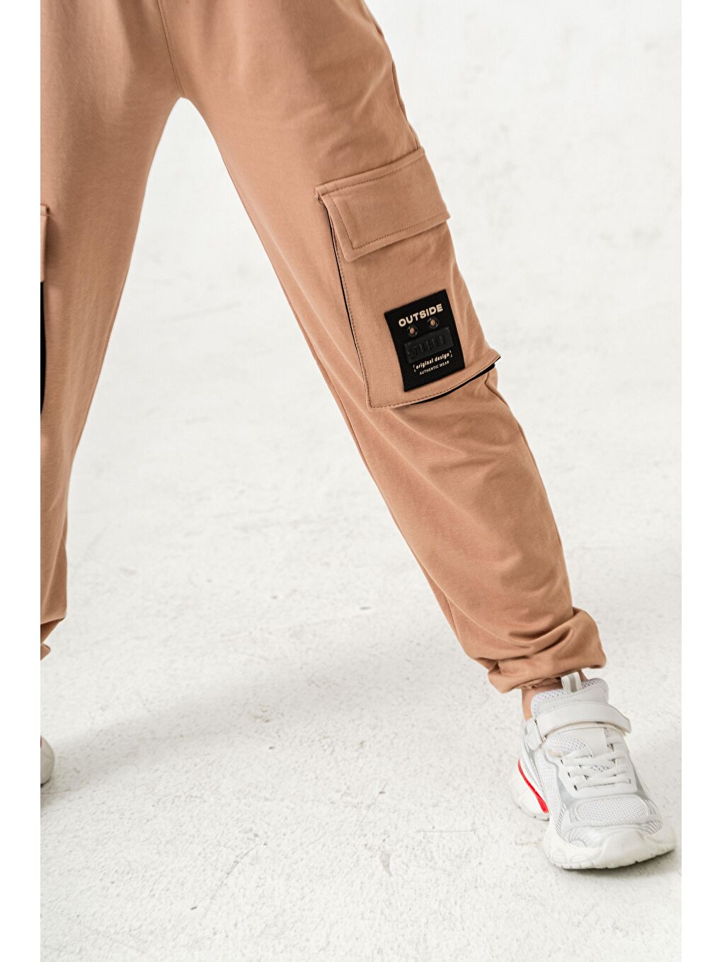 Bej Çift Kargo Cepli Sol Cep Kapagı Armalı Erkek Çoçuk Eşofman Altı-4