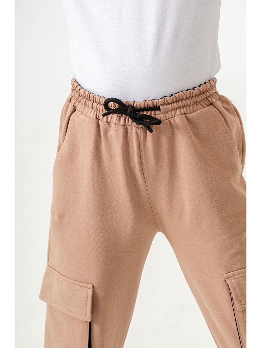 Bej Çift Kargo Cepli Sol Cep Kapagı Armalı Erkek Çoçuk Eşofman Altı-6