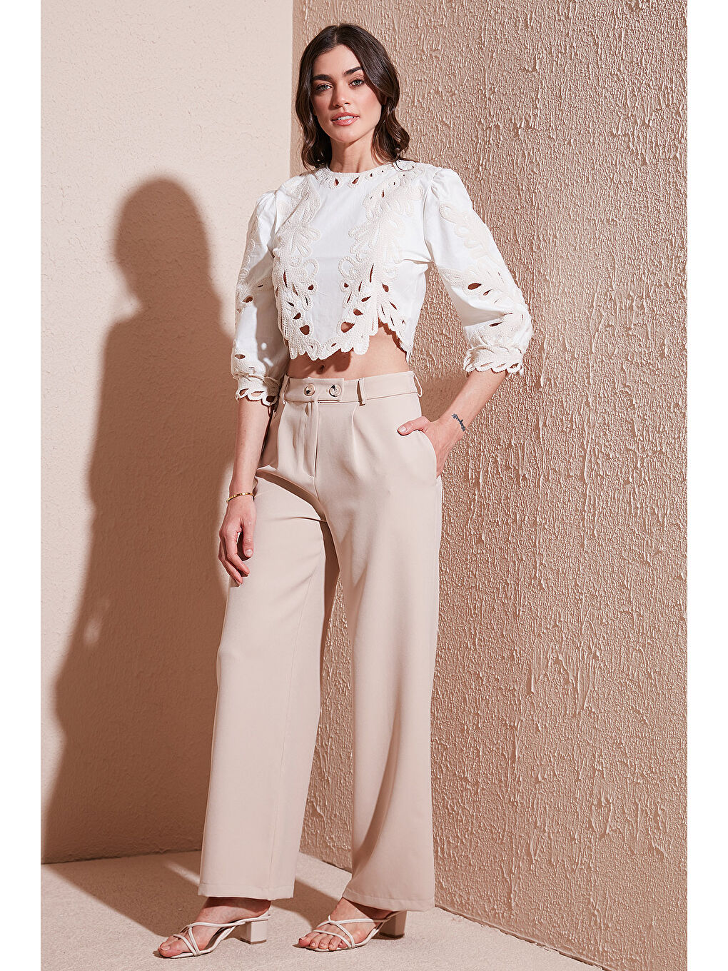 Bej Standart Fit Yüksek Bel Bol Paça Pantolon 6522280