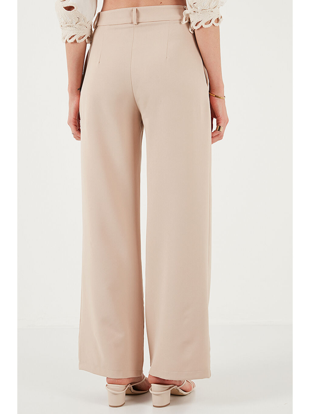 Bej Standart Fit Yüksek Bel Bol Paça Pantolon 6522280-6