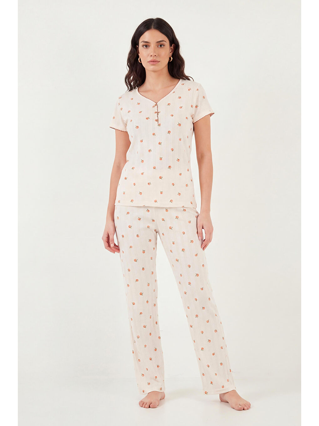 Ekru % 100 Pamuk Regular Fit Yumuşak Dokulu Düğmeli V Yaka Pijama Takımı 65770755-1