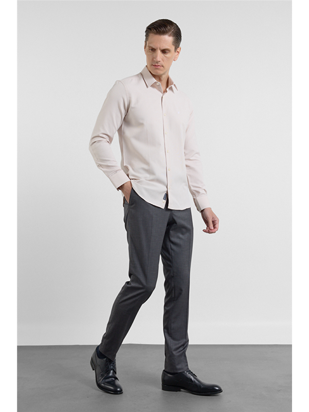 Koyu Bej Sert Yaka Uzun Kol Cepsiz Slim Fit Pamuklu Gömlek 1004255284-1