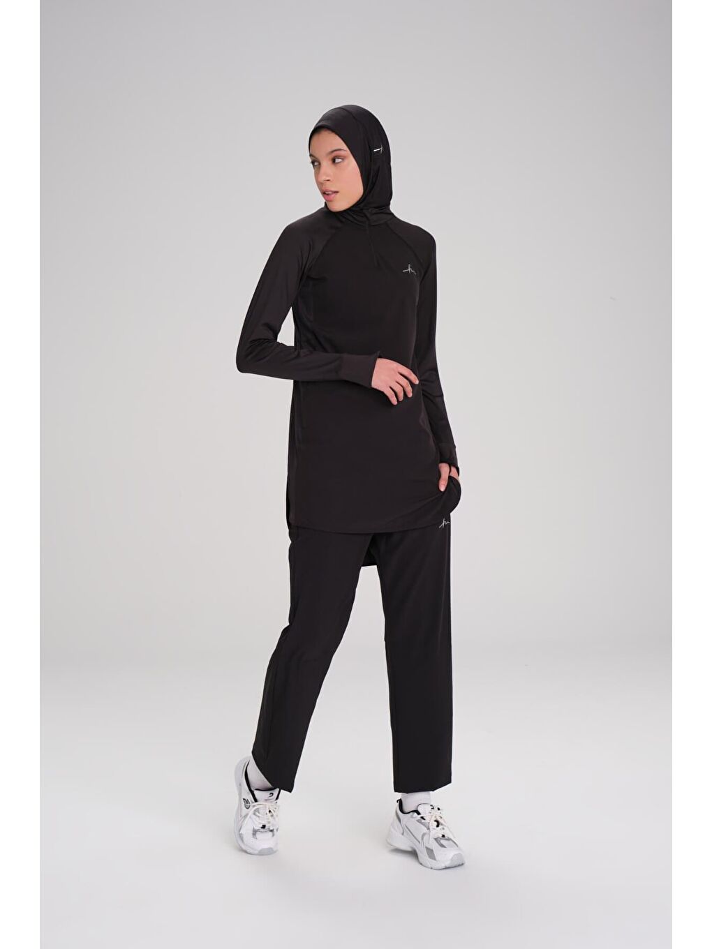 Active H-Per Cepli Uzun Kollu Fermuarlı Yaka Siyah Tesettür Antrenman Tişörtü Act-7-5