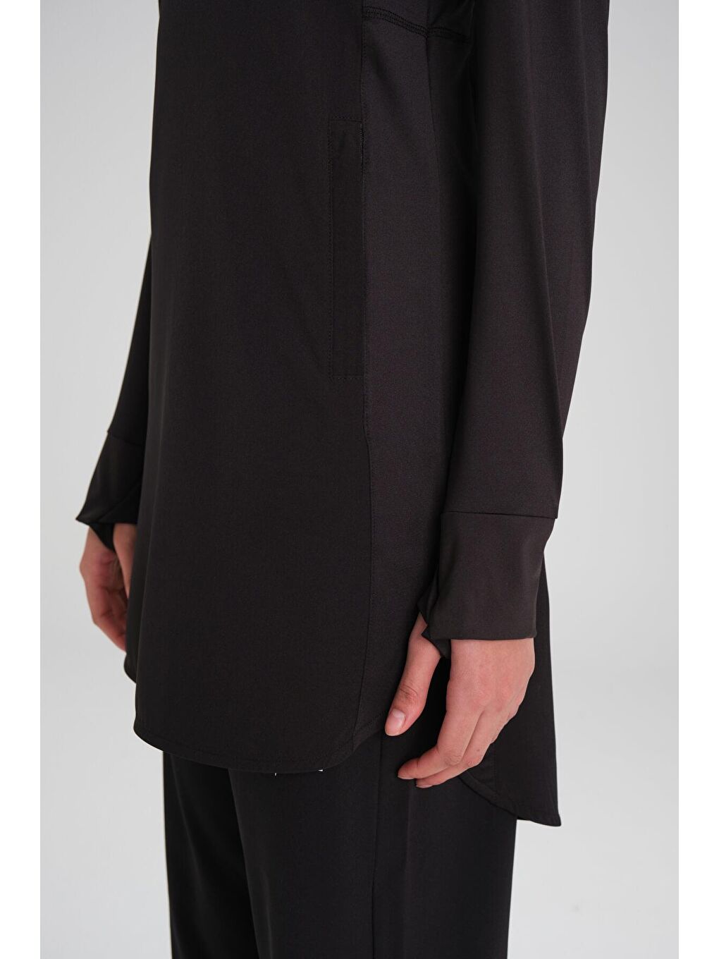 Active H-Per Cepli Uzun Kollu Fermuarlı Yaka Siyah Tesettür Antrenman Tişörtü Act-7-10